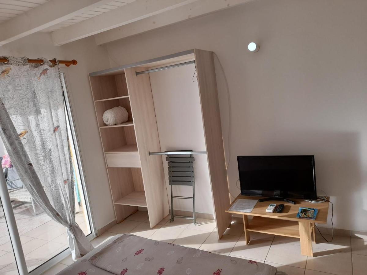 Le Studio De Jeannine Apartment กาเปสแตร์-แบล-โล ภายนอก รูปภาพ