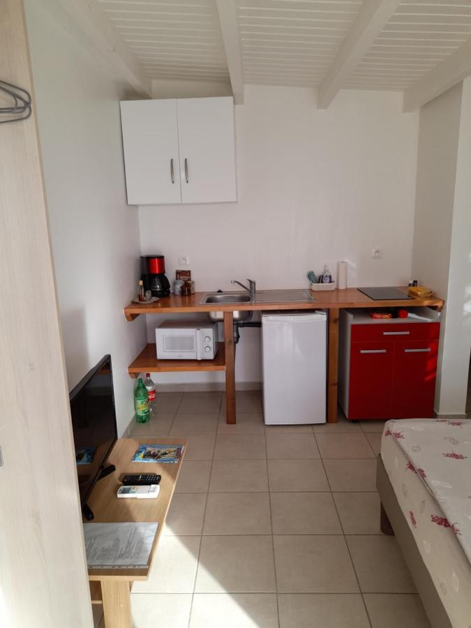 Le Studio De Jeannine Apartment กาเปสแตร์-แบล-โล ภายนอก รูปภาพ